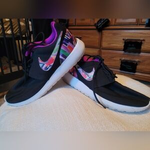 Nike Roshe One Sneakers